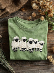 Damen-Fuzzy-Schaf-auf-Wiese-Print T-Shirt mit kurzen Ärmeln