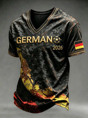 Herren-T-Shirt in Schwarz mit deutschem Fußball‑Tarnmuster und V-Ausschnitt – lässig