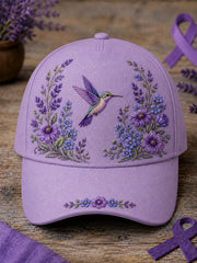 Unisex-Mütze in Lila mit Blumen- und Kolibri‑Muster zur Sensibilisierung für die Alzheimer‑Krankheit