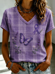 Damen-T-Shirt mit violetter Blumen-Print-Optik und V-Ausschnitt