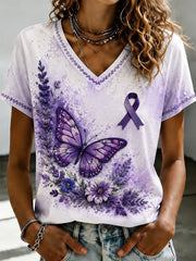 Damen-T-Shirt mit violetter Blumen-Print-Optik und V-Ausschnitt
