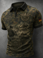 Herren-Poloshirt mit kurzen Ärmeln und militärischem Gedenkdruck