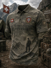 Herren-Poloshirt mit kurzen Ärmeln und militärischem Gedenkdruck