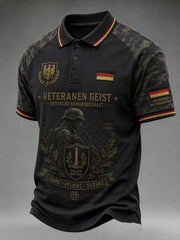 Herren-Poloshirt mit camouflagefarbenem Veteranen-Print und kurzen Ärmeln