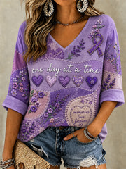 Damen-T-Shirt mit violetter Blumen- und Alzheimer-Aufklärungs-Print-Optik, V-Ausschnitt