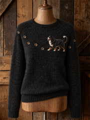 Damen Lovely Berner Mountain Dog Walking & Paw Prints Yoke Print Pullover mit Rundhals ausschnitt