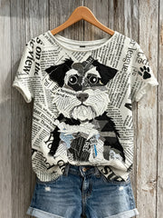 Damen-T-Shirt mit Kurzarm und Kunstdruck im Patchwork-Stil: Schnauzer-Hund und Pfotenabdrücke auf Zeitungspapier