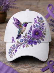 Unisex-Mütze in Lila mit Blumen- und Kolibri‑Muster zur Sensibilisierung für die Alzheimer‑Krankheit