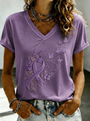 Damen-T-Shirt mit violetter Blumen-Print-Optik und V-Ausschnitt