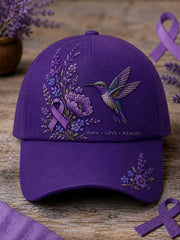 Unisex-Mütze in Lila mit Blumen- und Kolibri‑Muster zur Sensibilisierung für die Alzheimer‑Krankheit