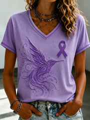 Damen-T-Shirt mit violetter Blumen-Print-Optik und V-Ausschnitt