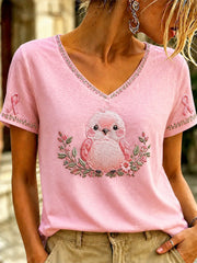 Damen-T-Shirt mit V-Ausschnitt und pinkfarbenem Kunstdruck zum Thema Brustkrebs