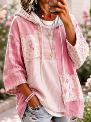 Damen-Kapuzenpullover in Rosa mit floralem Patchwork-Design