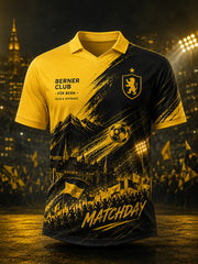 Herren-Poloshirt mit kurzen Ärmeln und fußballinspiriertem Print