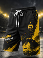 Sportliche Shorts mit fußballinspiriertem Print für Herren
