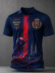 Herren-Poloshirt mit kurzen Ärmeln und fußballinspiriertem Print
