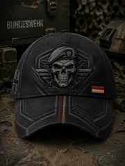 Herrenhut im Vintage-Stil mit militärinspiriertem Muster