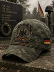 Herrenhut im Vintage-Stil mit militärischem Jubiläumsdruck
