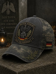 Herrenhut im Vintage-Stil mit militärischem Jubiläumsdruck