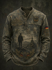 Herren-Top in Vintage-Stil mit Camouflage-Print und langen Ärmeln, im Veteranen-Design