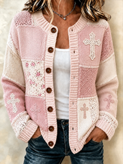 Damen-Strickjacke im Patchwork-Stil mit Glaubensmotiv