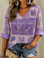 Damen-T-Shirt mit violetter Blumen- und Alzheimer-Aufklärungs-Print-Optik, V-Ausschnitt