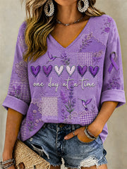 Damen-T-Shirt mit violetter Blumen- und Alzheimer-Aufklärungs-Print-Optik, V-Ausschnitt