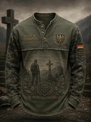 Langärmliges Herren oberteil mit Vintage-Veteranen-Gedenk druck