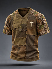 Herren-T-Shirt mit christlichem Kreuzmuster im Patchwork-Stil