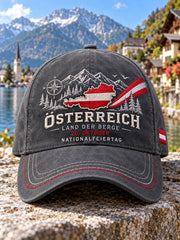 Hut bedruckt mit Elementen zur Feier des Nationalfeiertags