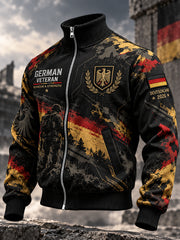 Herren-Jacke mit Grafikdruck und hoher Kragenpartie zum Gedenken an Veteranen